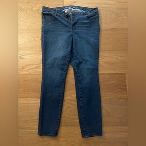 Women’s Size 18 Old Navy Rockstar Built-in Sculpt skinny jeans